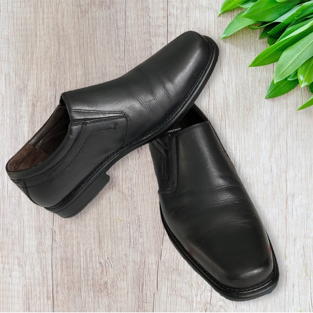 Johnston & Murphy Black Leather Slip-On Loafers